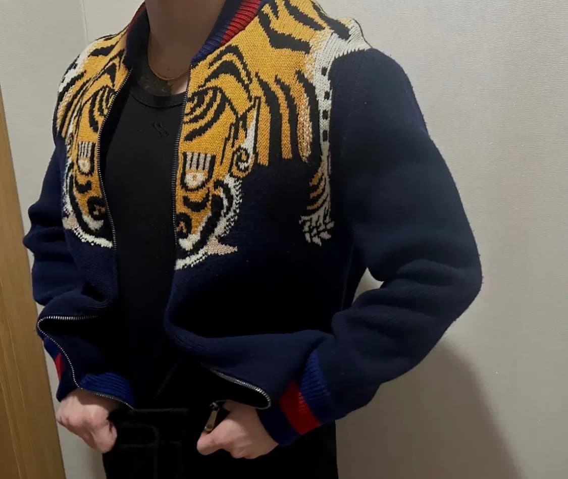 구찌 타이거 니트 가디건 상품이미지3