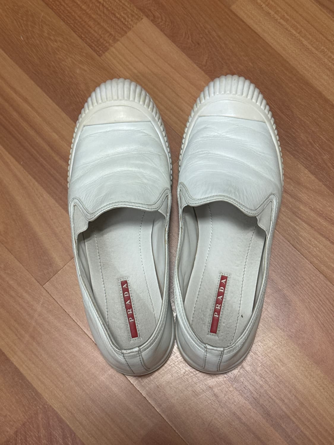 프라다 슬립온 판매합니다. 상품이미지4