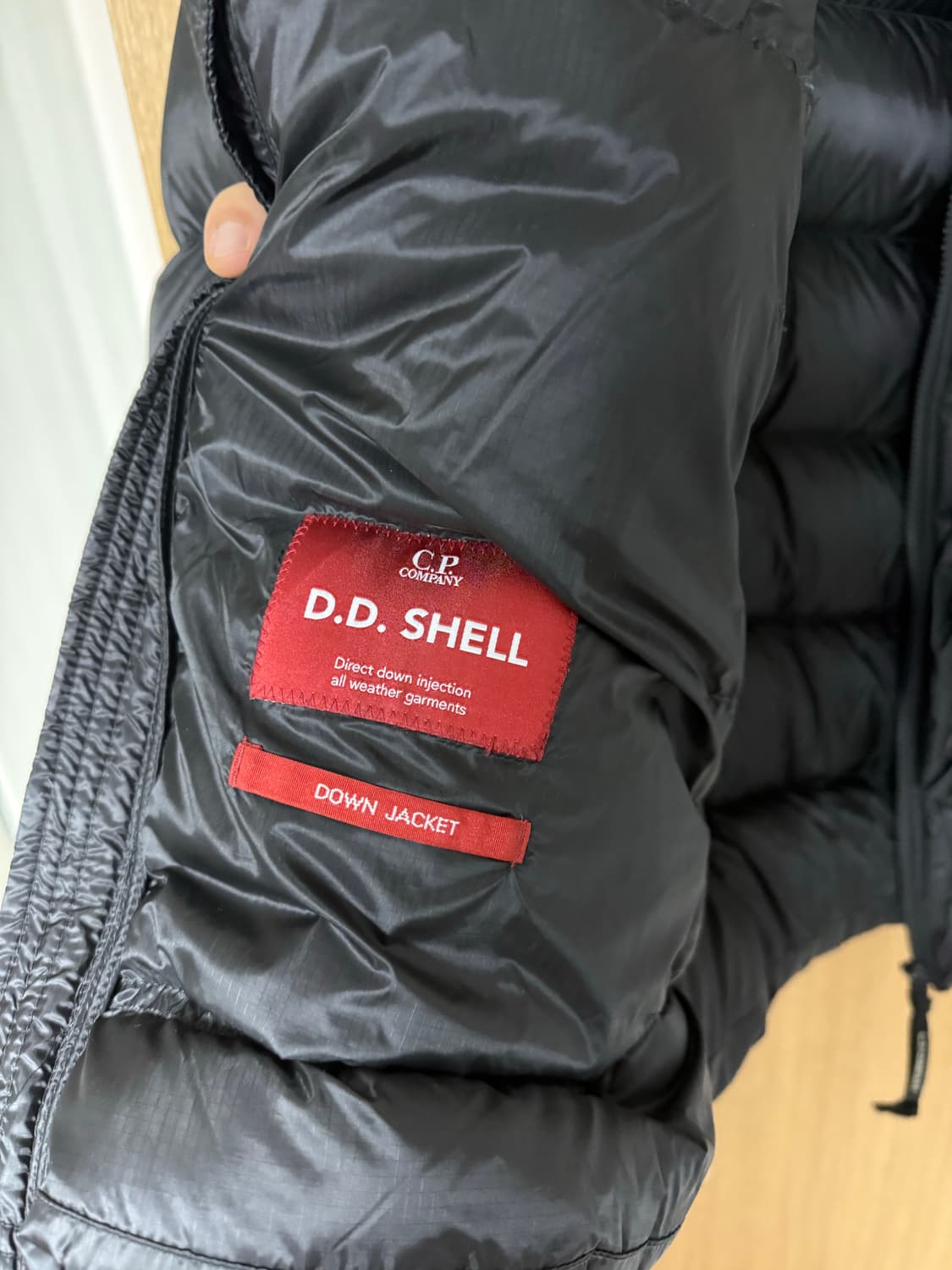 CP컴퍼니 dd쉘 패딩 50사이즈 상품이미지5
