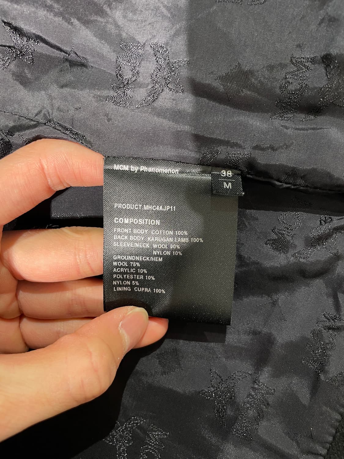 mcm x 페노메논 블랙 퍼 도킹 체크 데님 롱 자켓 상품이미지8