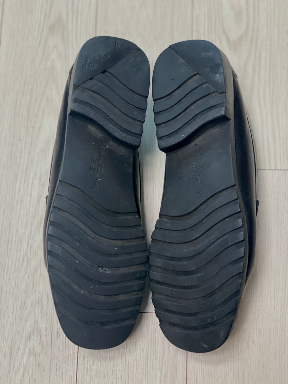  페라가모 간치니 여성용 블랙 가죽 로퍼 240~245mm사이즈 상품이미지10