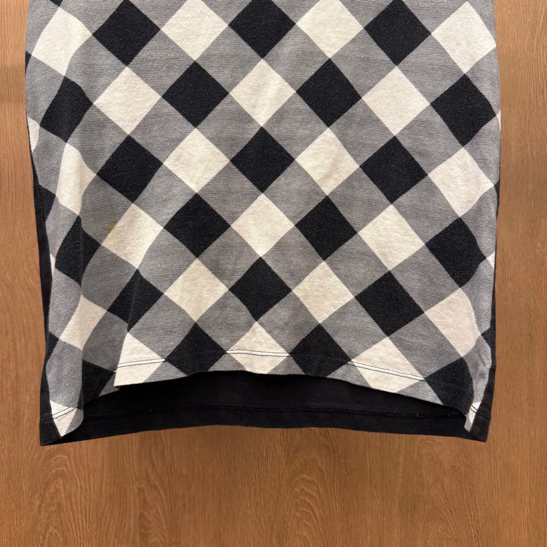 버버리 블랙라벨 체크 반팔 티셔츠 자수 로고 디테일 라운드넥 브라운 상품이미지5