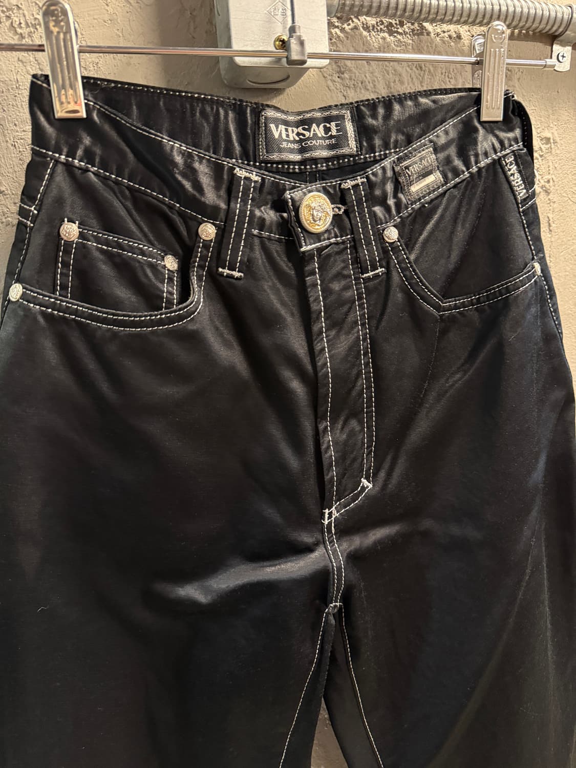 베르사체 진스 쿠튀르 블랙 코팅 면 팬츠 24인치 상품이미지4
