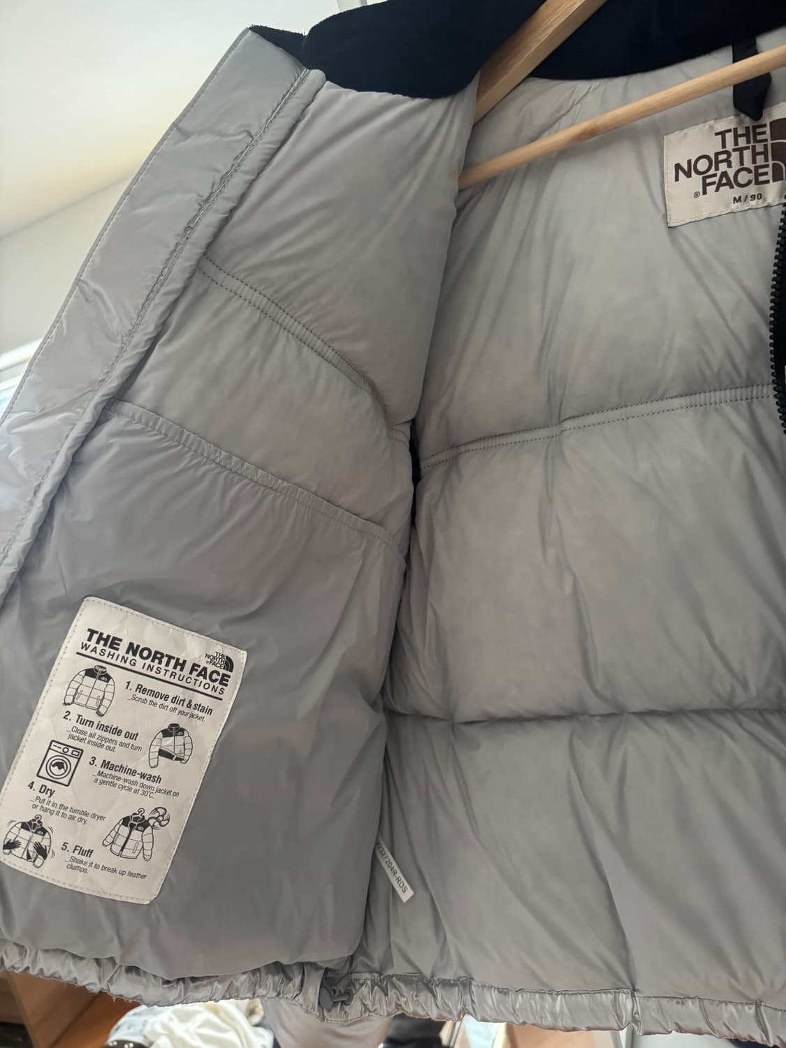 노스페이스 화이트 라벨 노벨티 눕시 다운 자켓 SE 실버 상품이미지3