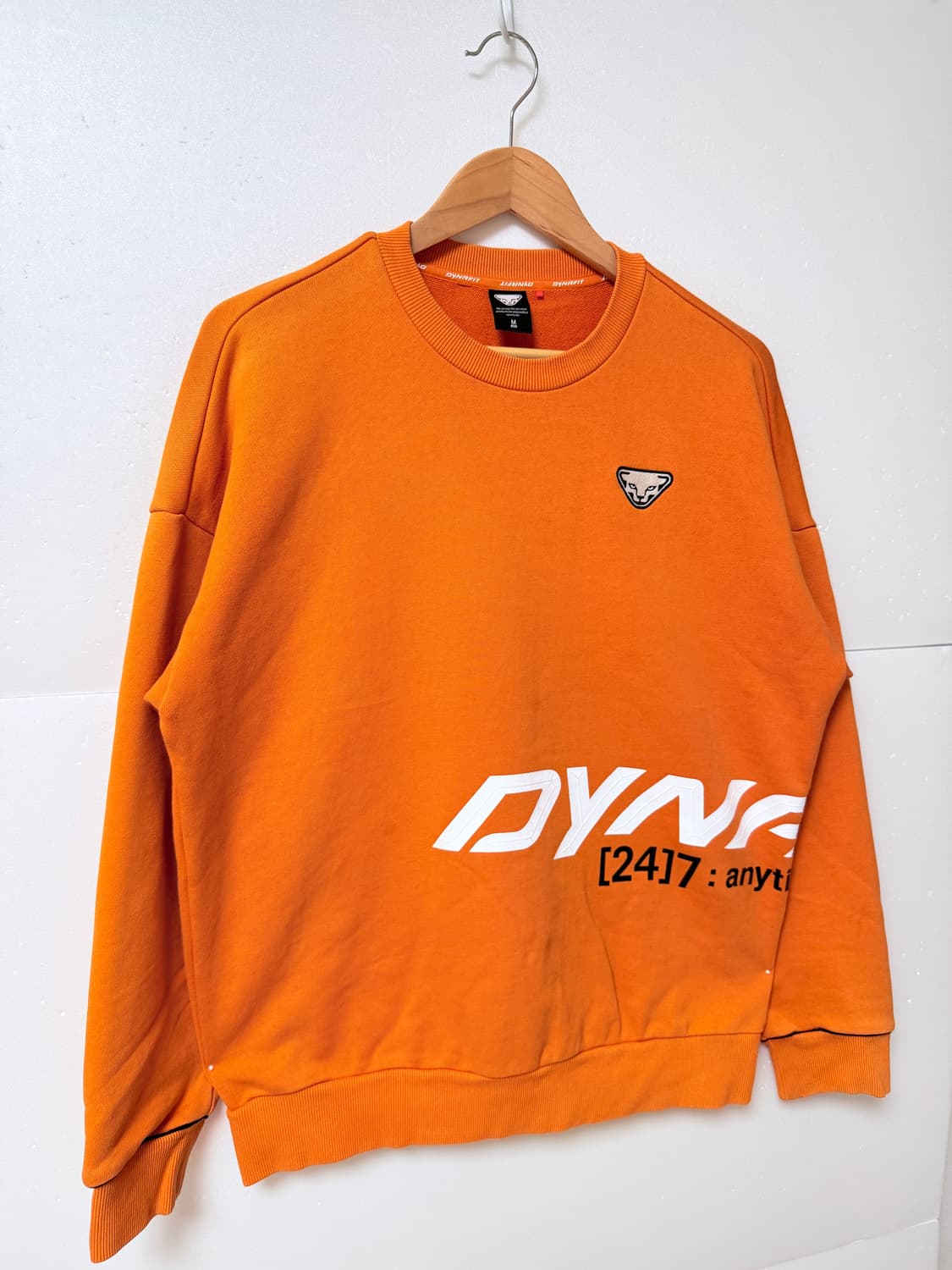 다이나핏 빅로고 맨투맨 오렌지 포인트 컬러 95 상품이미지2