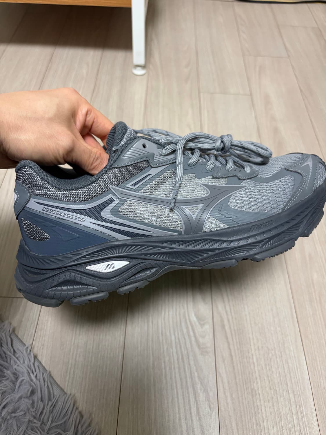 미즈노 레이서 V2 그레이블랙 260사이즈 상품이미지4