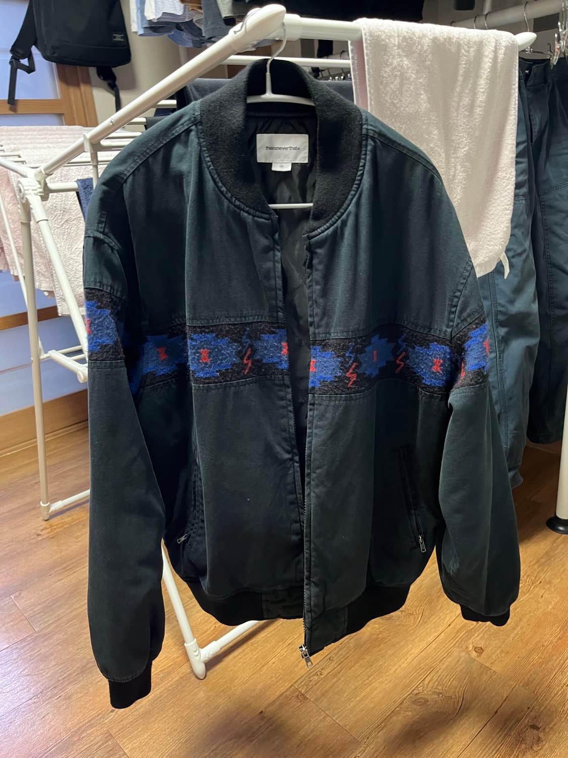 디스이즈네버댓 라인드 봄버 자켓 M 상품이미지1