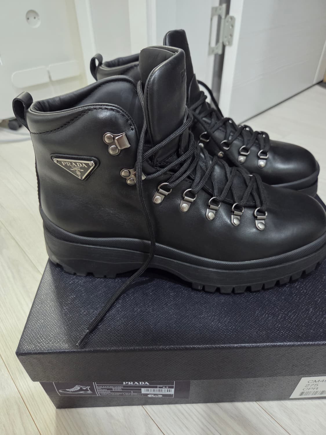 [새상품] 프라다 남성용 레더 하이킹 부츠 275 상품이미지2