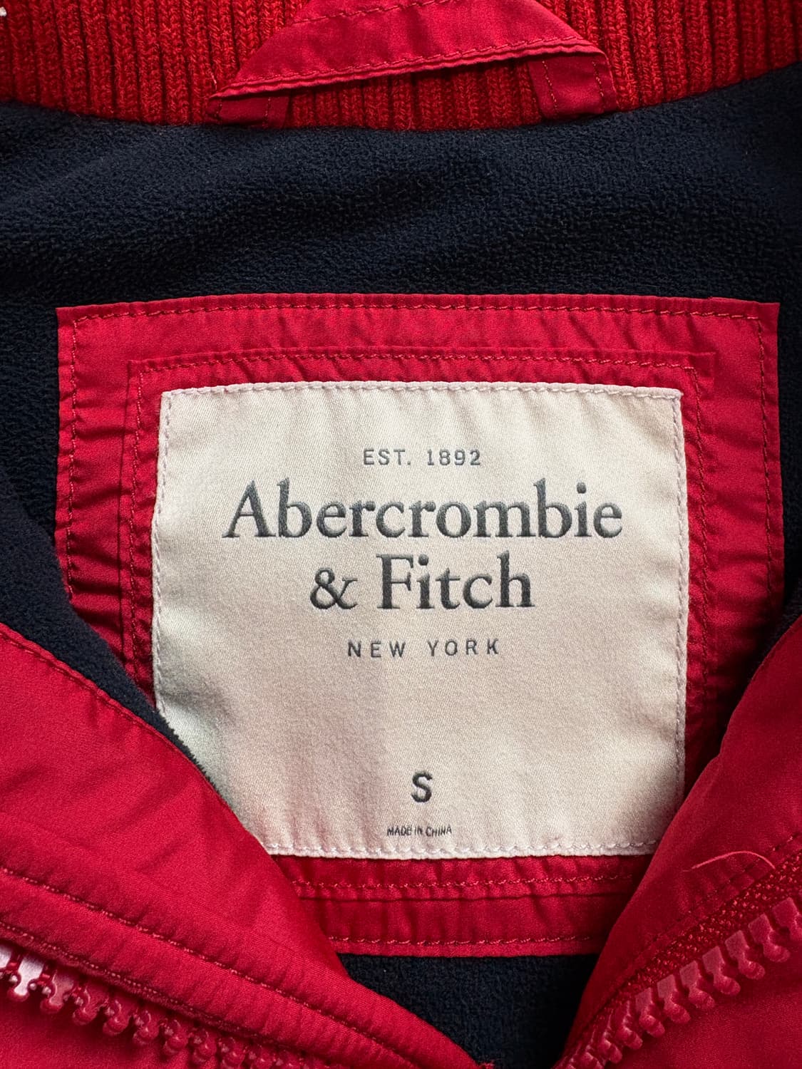 아베크롬비 Y2K 패치로고 경량 다운 베스트 2658 상품이미지3