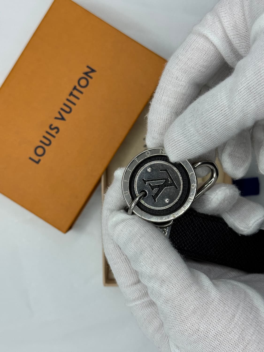 루이비통 네오 LV 키링 상품이미지5