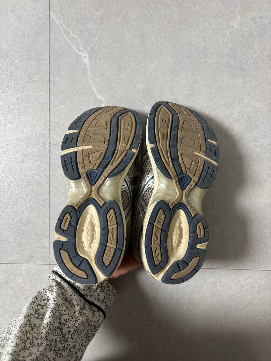 아식스 젤 1130 오이스터 그레이 퓨어 실버 235 상품이미지4