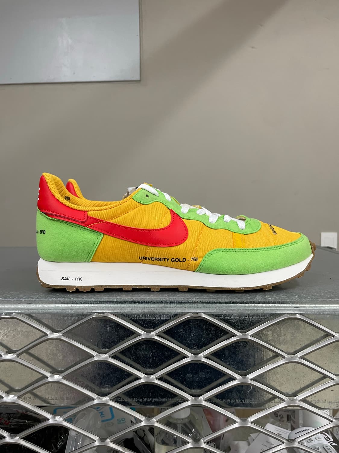 나이키 챌린저 OG 유니버시티 골드 270 상품이미지4