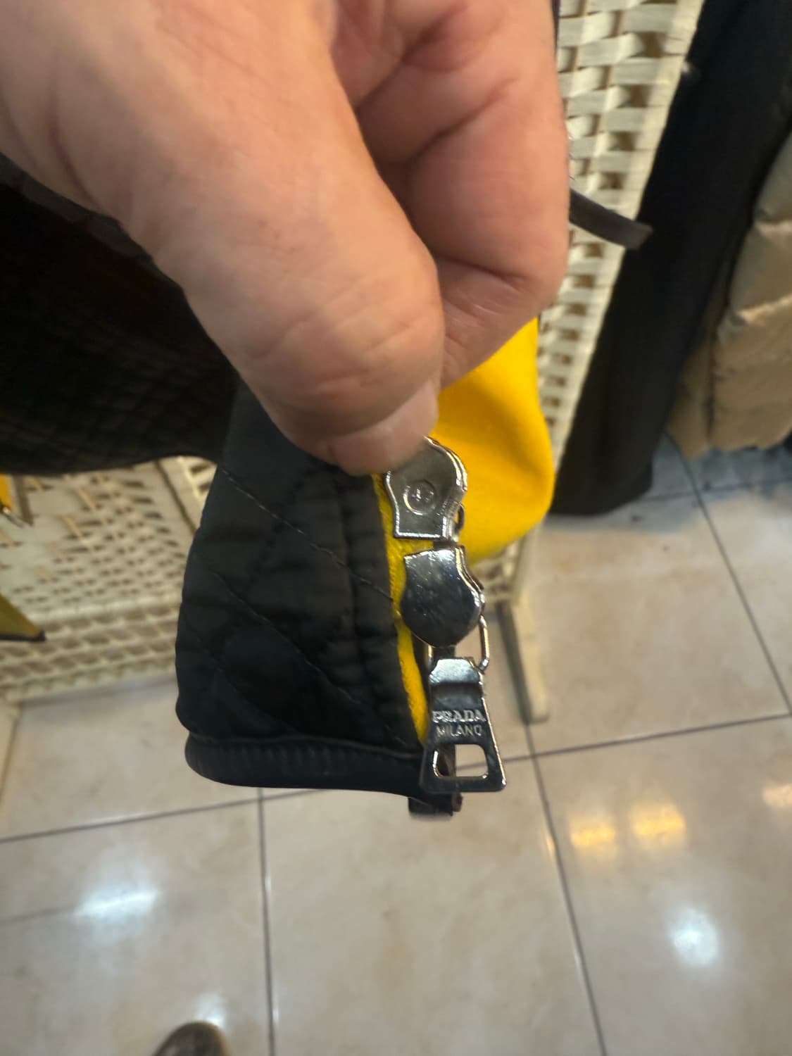 38/55-66 정품 프라다 패딩조끼 팝니다 상품이미지6