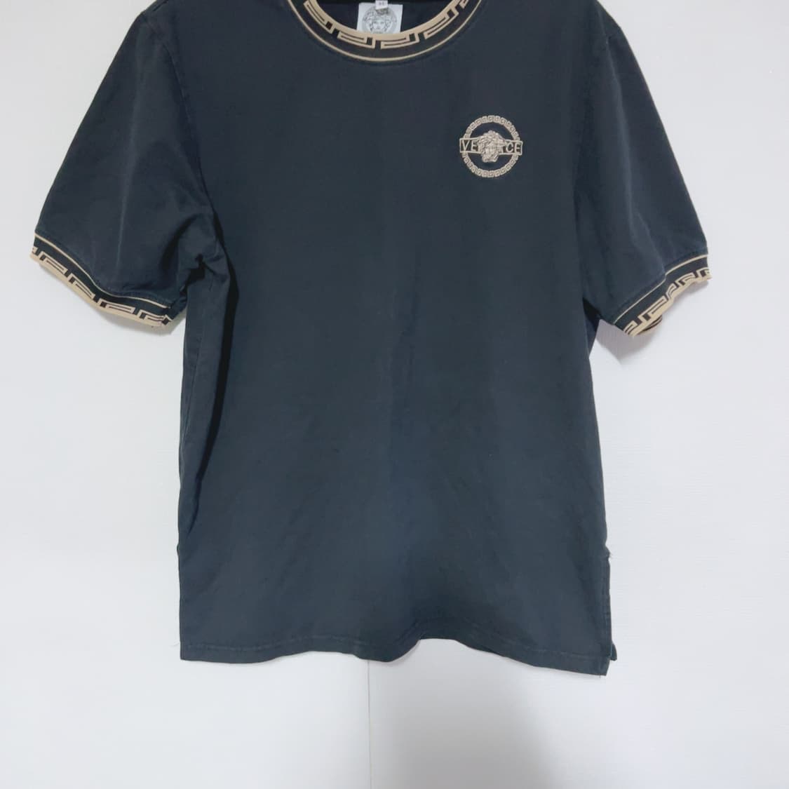 베르사체 블랙 로고 여름 공용 반팔티 상품이미지3