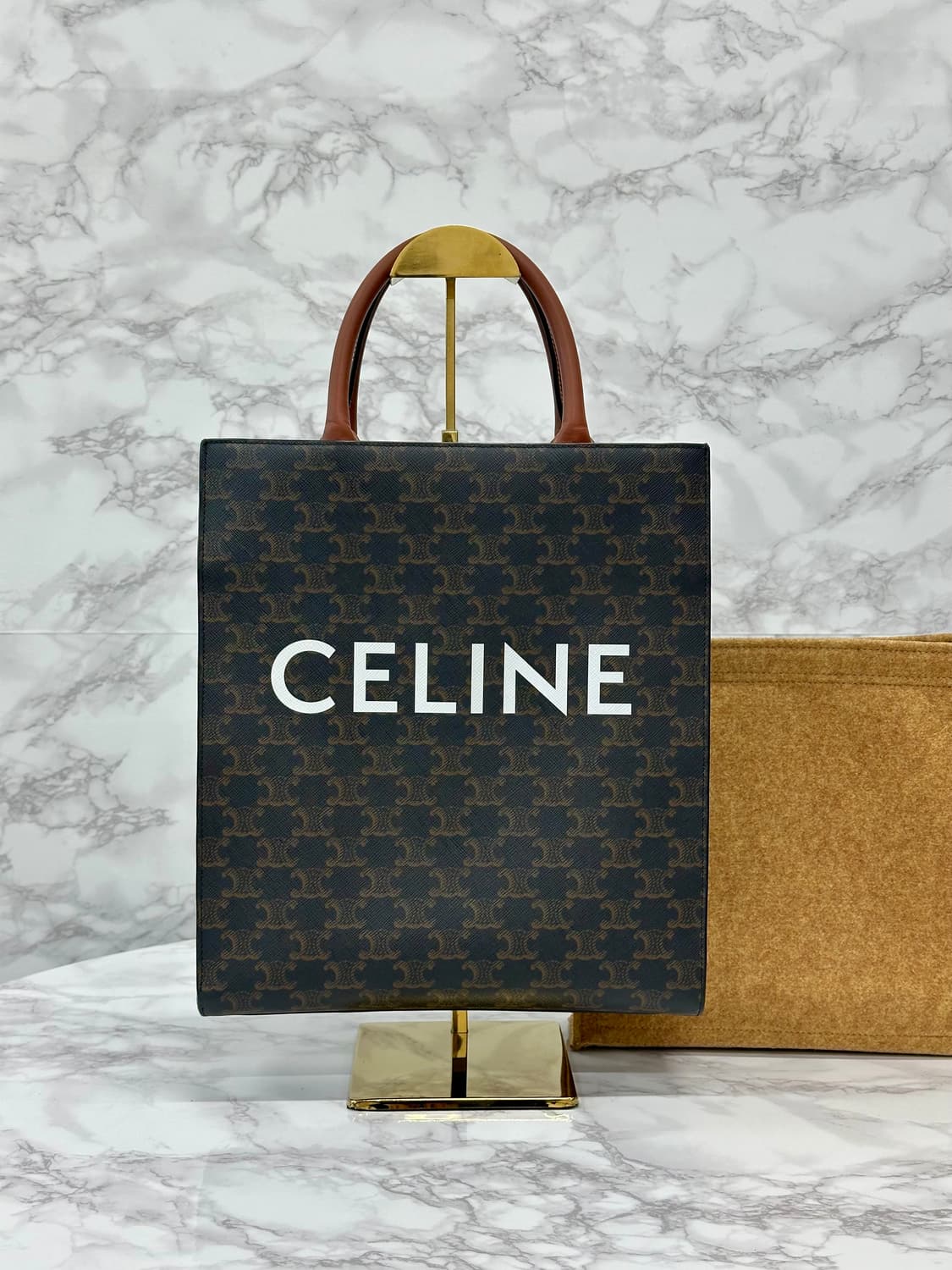 셀린느 스몰 카바스백 트리옹프 상품이미지1