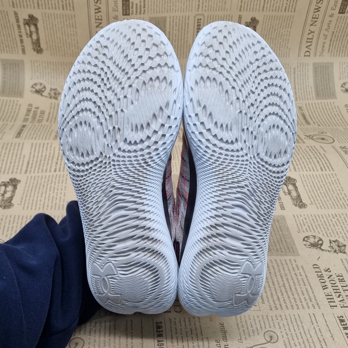 언더아머 ua 플로우 여성런닝화 235 상품이미지3