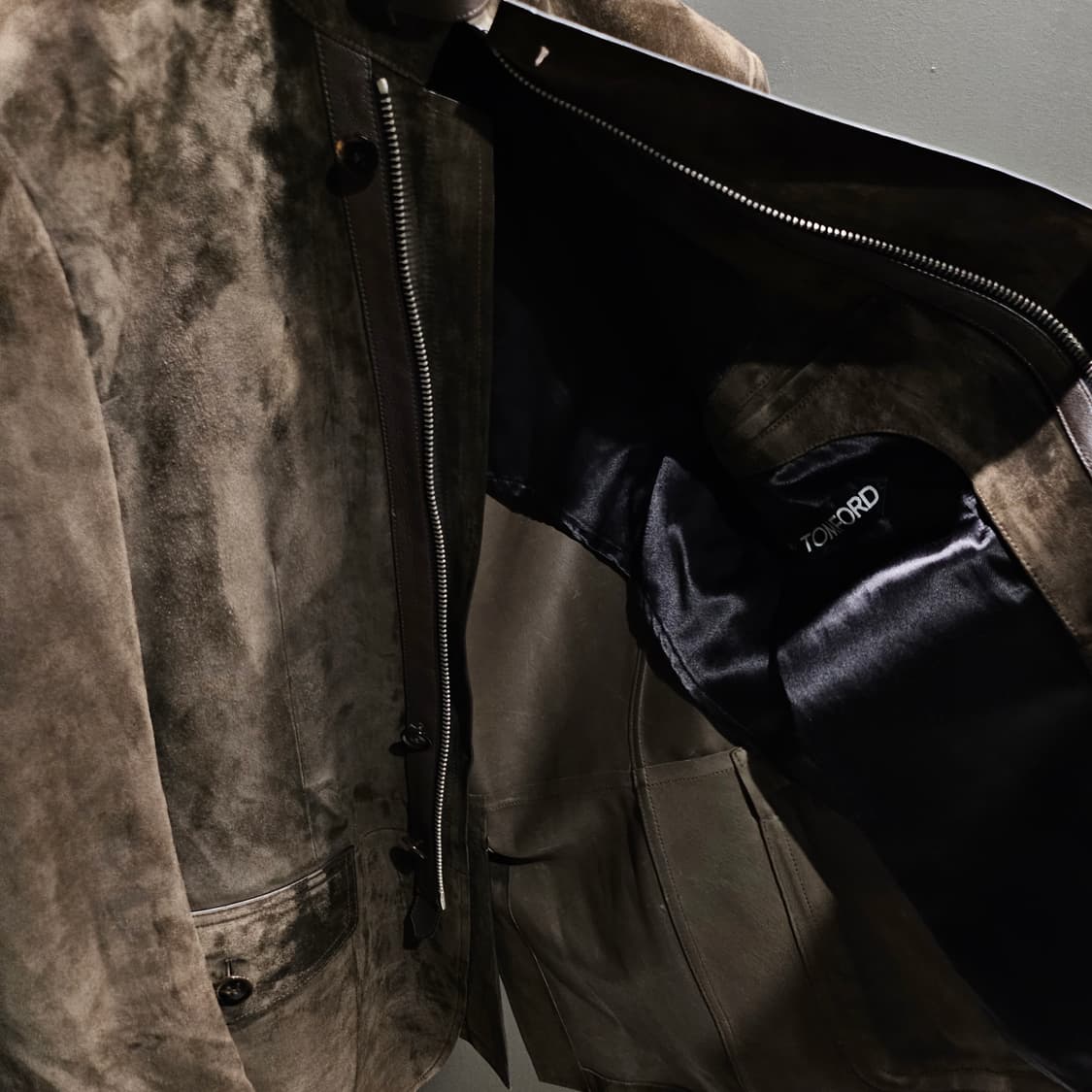 톰포드 레더트리밍 스웨이드 블레이저 자켓 상품이미지4