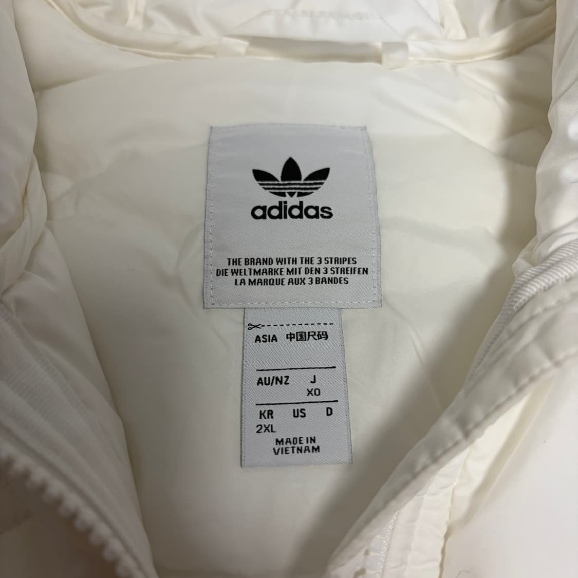 아디다스 화이트 빅트레포일 리프트 퍼프 패딩 상품이미지4