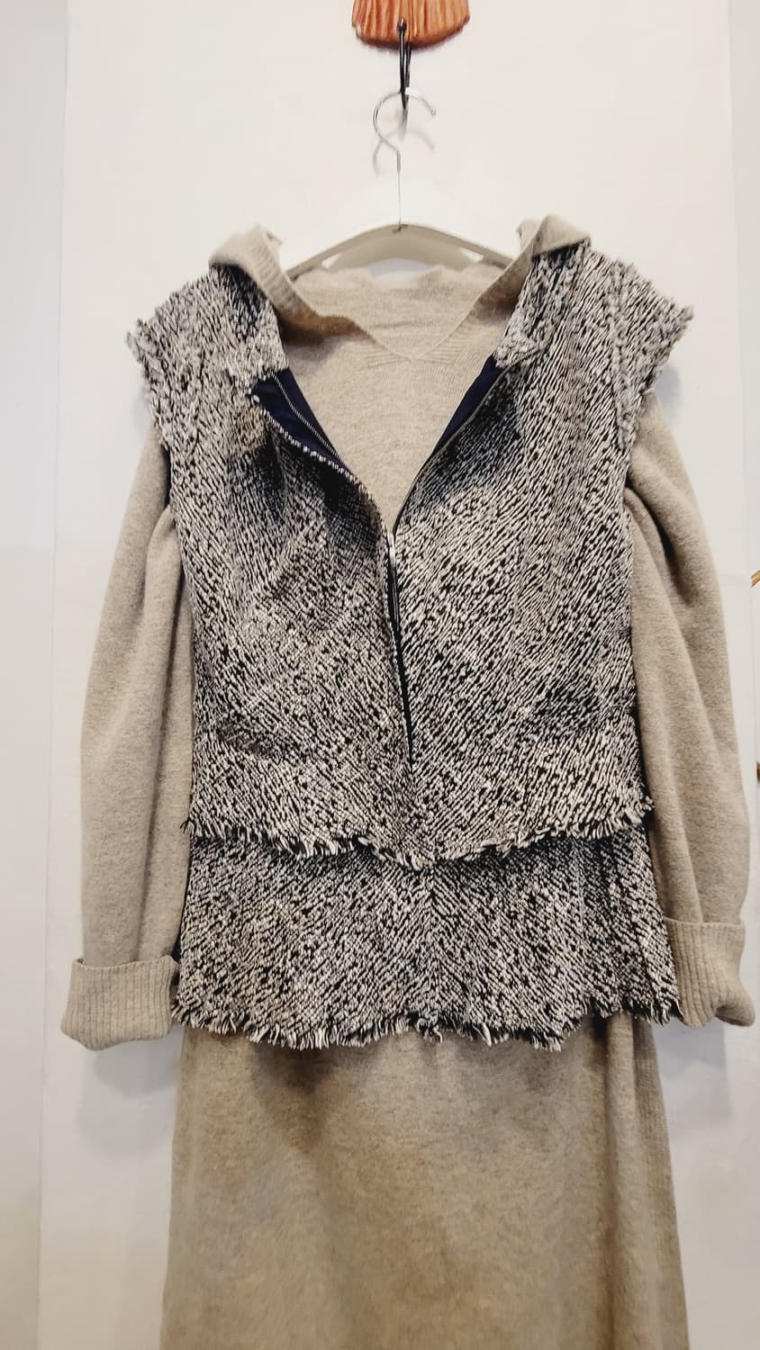 수입 홀가먼트 후드 울 니트 원피스.마인 셔링 펨플럼 집업 트위드 상품이미지5