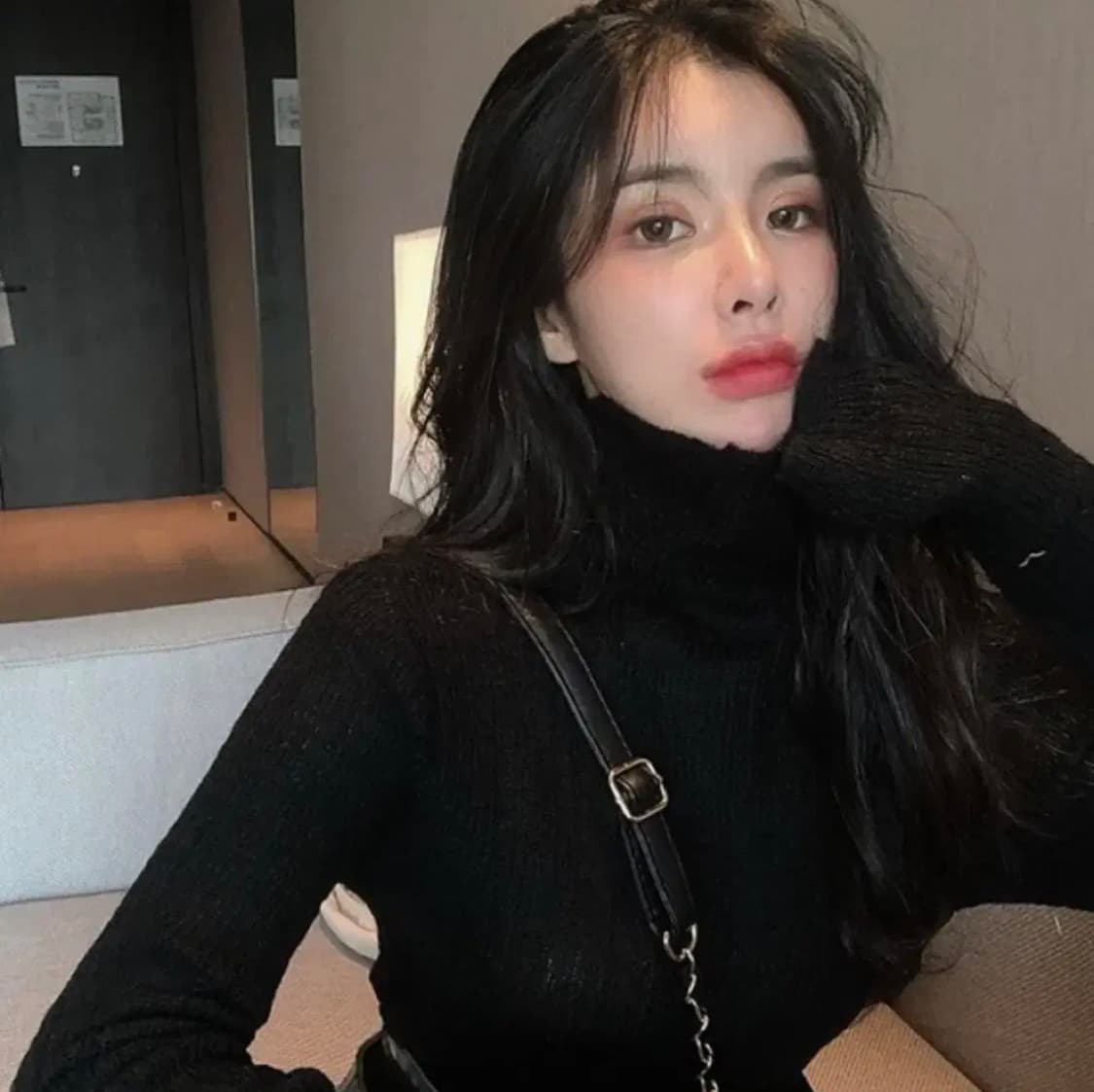 하이넥 터틀 폴라 시스루 니트탑 (블랙,검정) 상품이미지4