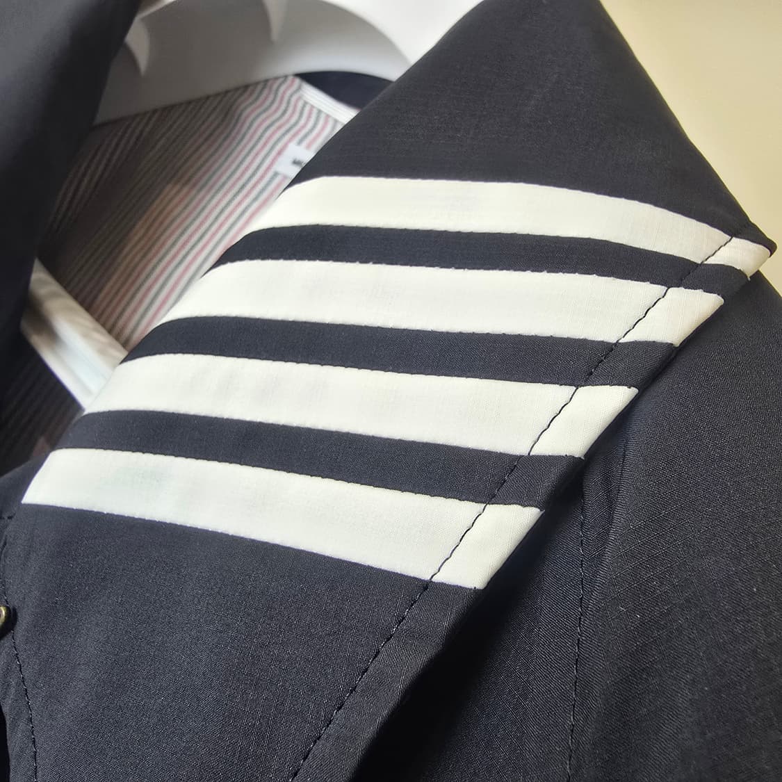 [정품/중고] 톰브라운 사선 코트 상품이미지3