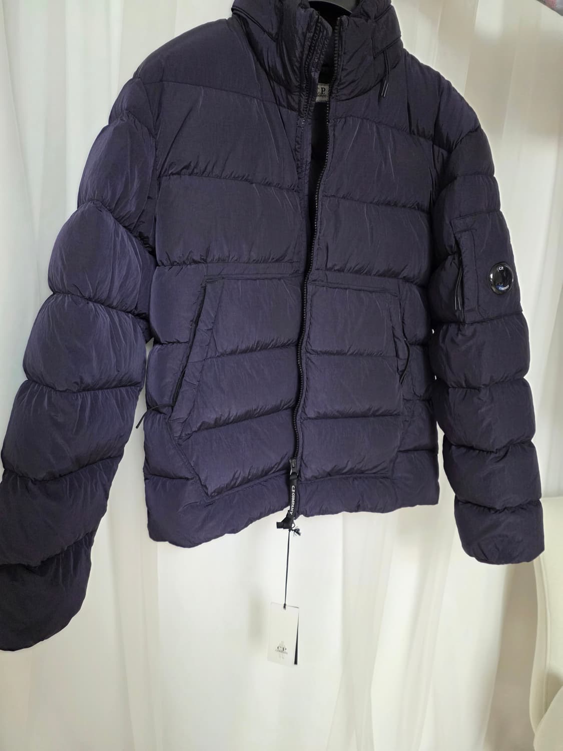 Cp컴퍼니 크롬R 나이트쉐이드 패딩 팝니다(새제품) 상품이미지7