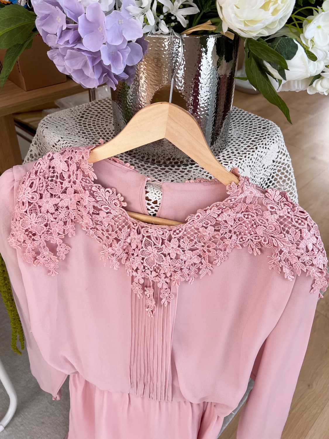 인디핑크 꽃 자수 핀턱 원피스 상품이미지1