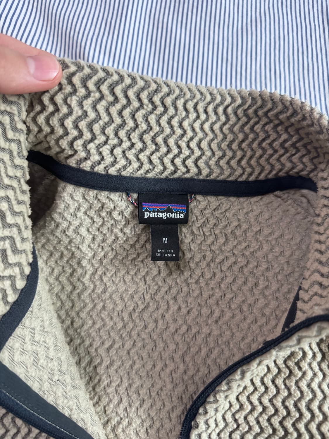 (SS급) 파타고니아 R1 에어 집 넥 오어 탄 M 상품이미지6