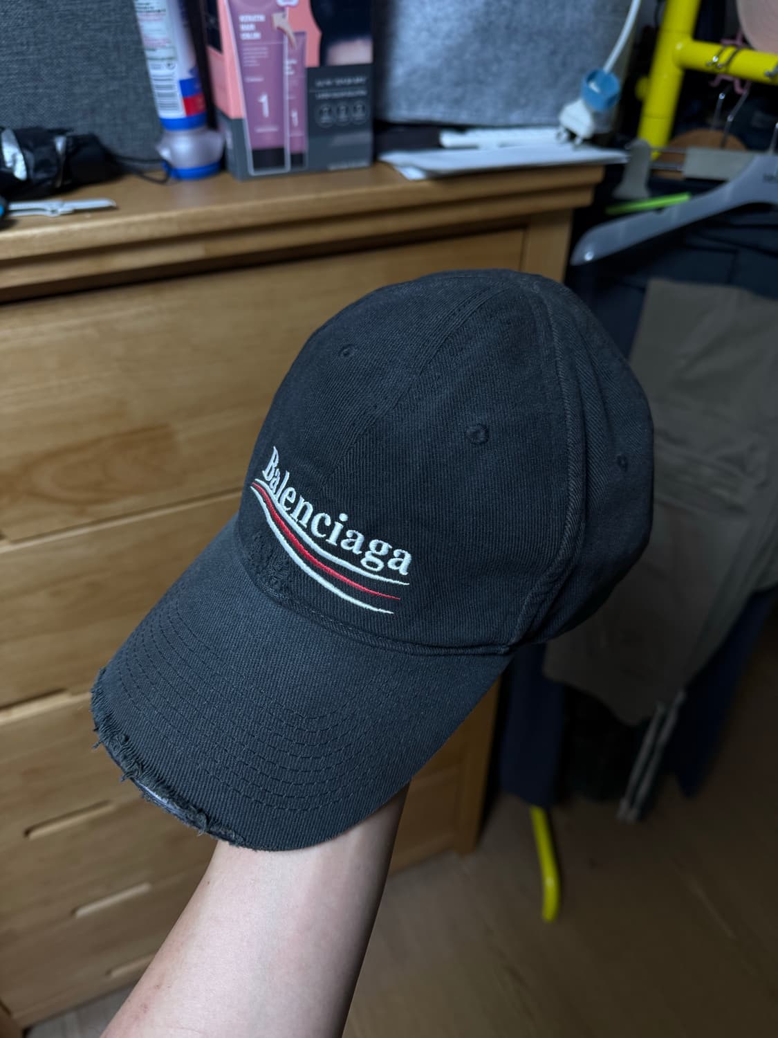 발렌시아가 디스트로이드 (폴리티컬) 캡 L 상품이미지1