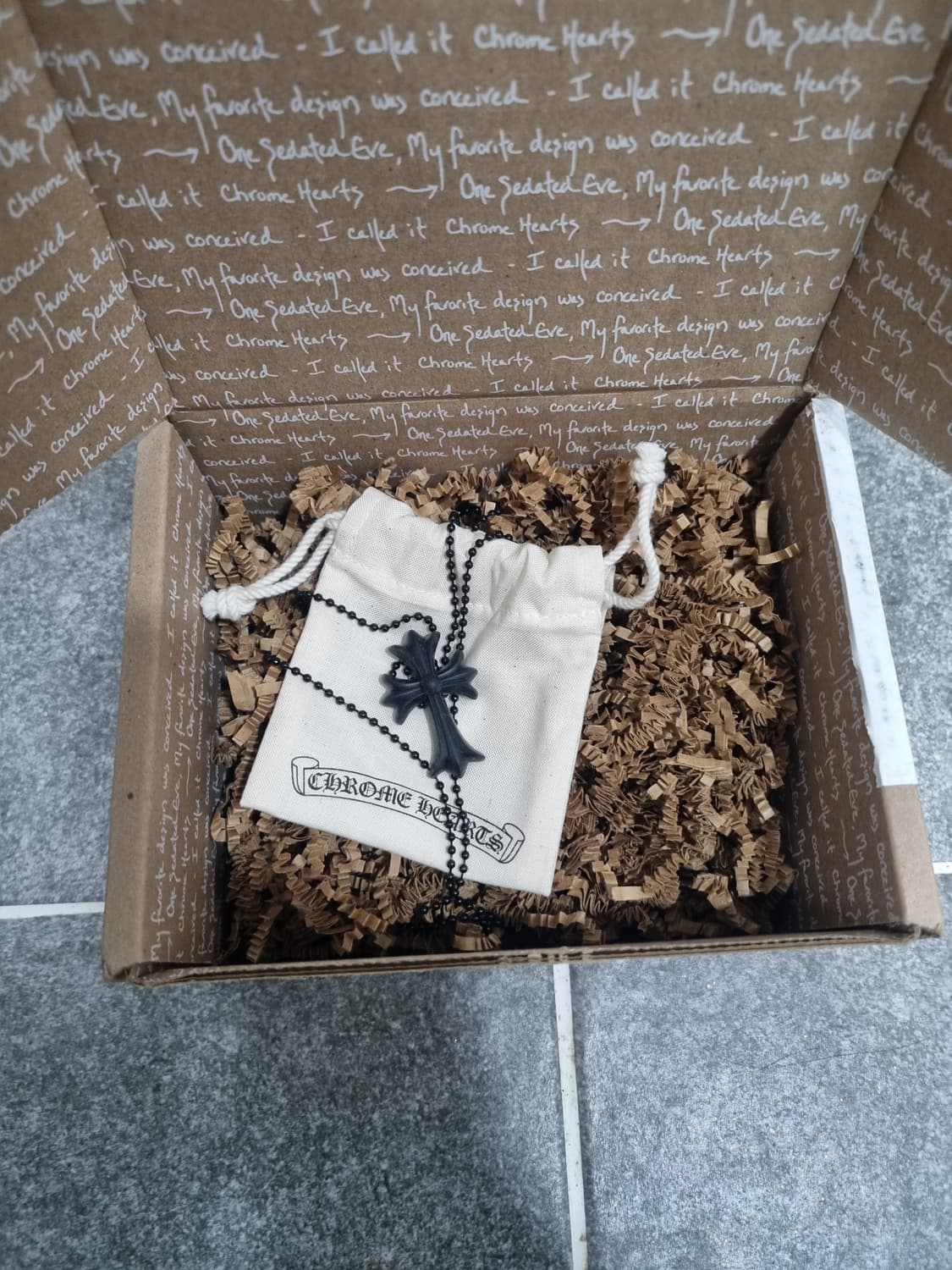 크롬하츠 실리크롬 CH 크로스 펜던트 블랙 상품이미지1