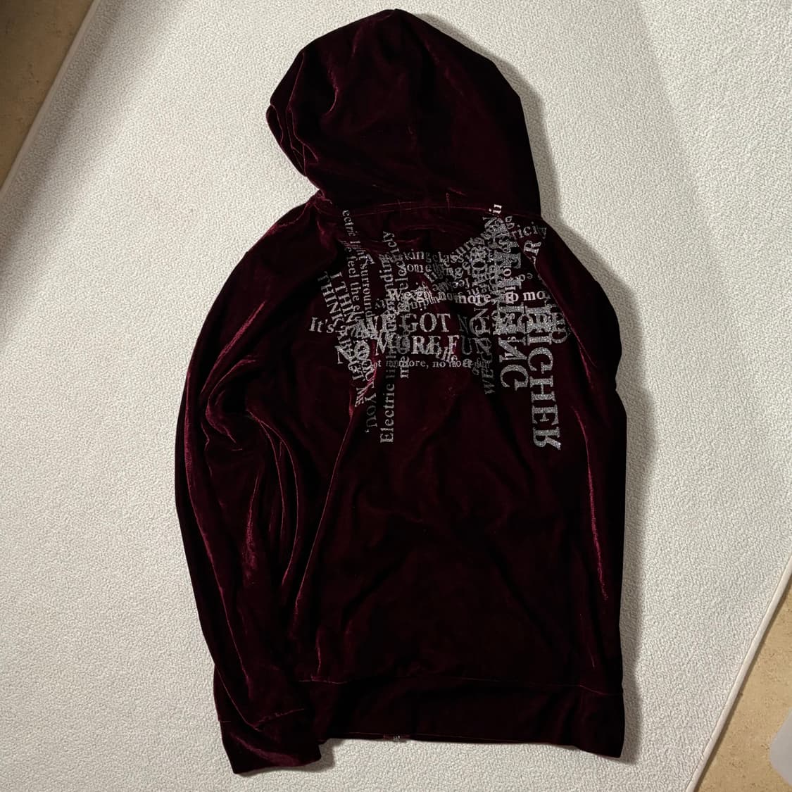 일본빈티지 y2k 다크레드 버건디 레터링 벨벳 후드집업 상품이미지4