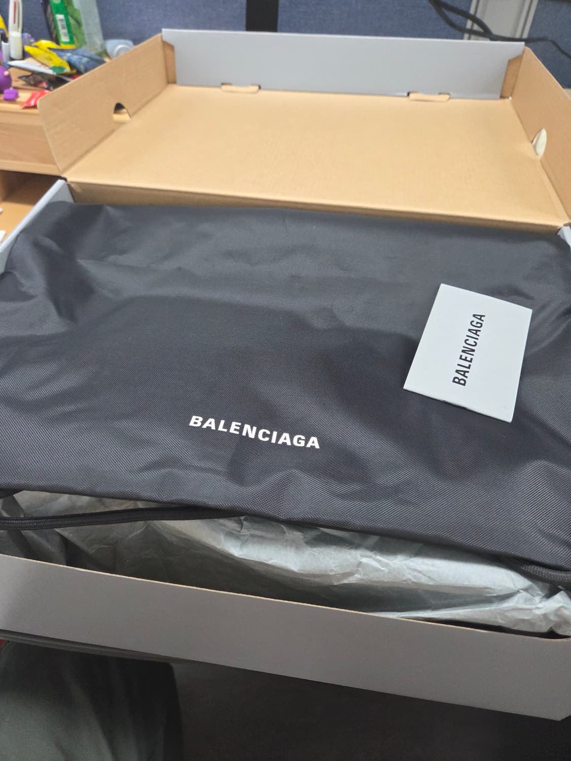 발렌시아가 3XL 익스트림 레이스 B 41 사이즈 미사용 상품이미지3