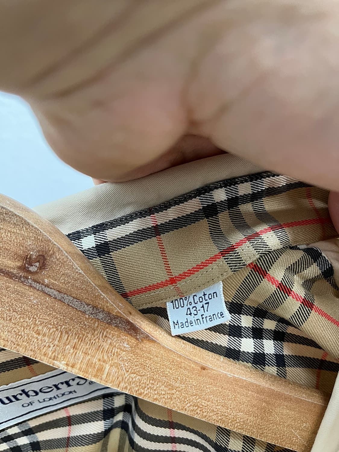 105-110) 버버리 소매체크 베이지셔츠 
 상품이미지8