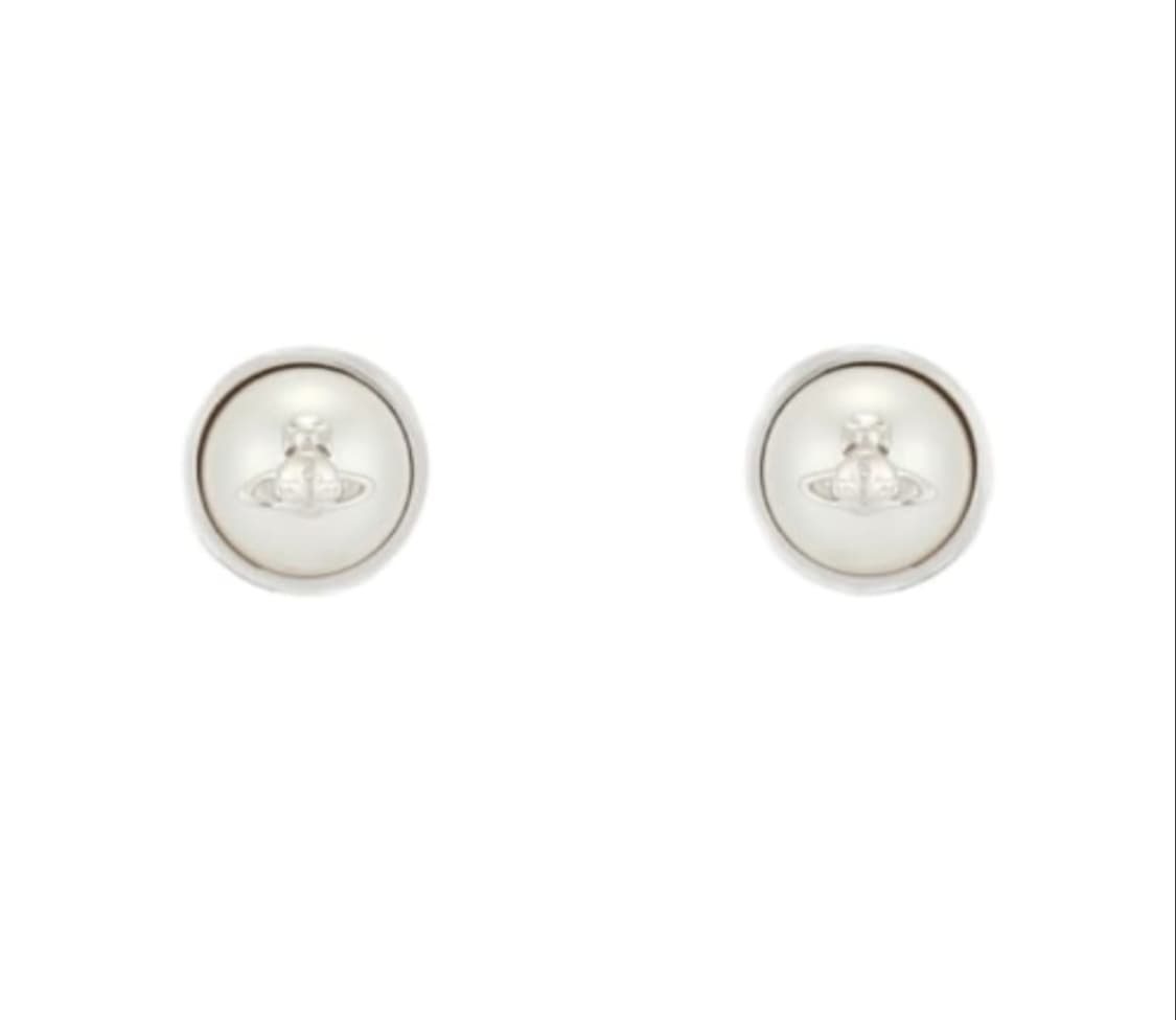 Vivienne pearl stud earings 상품이미지1