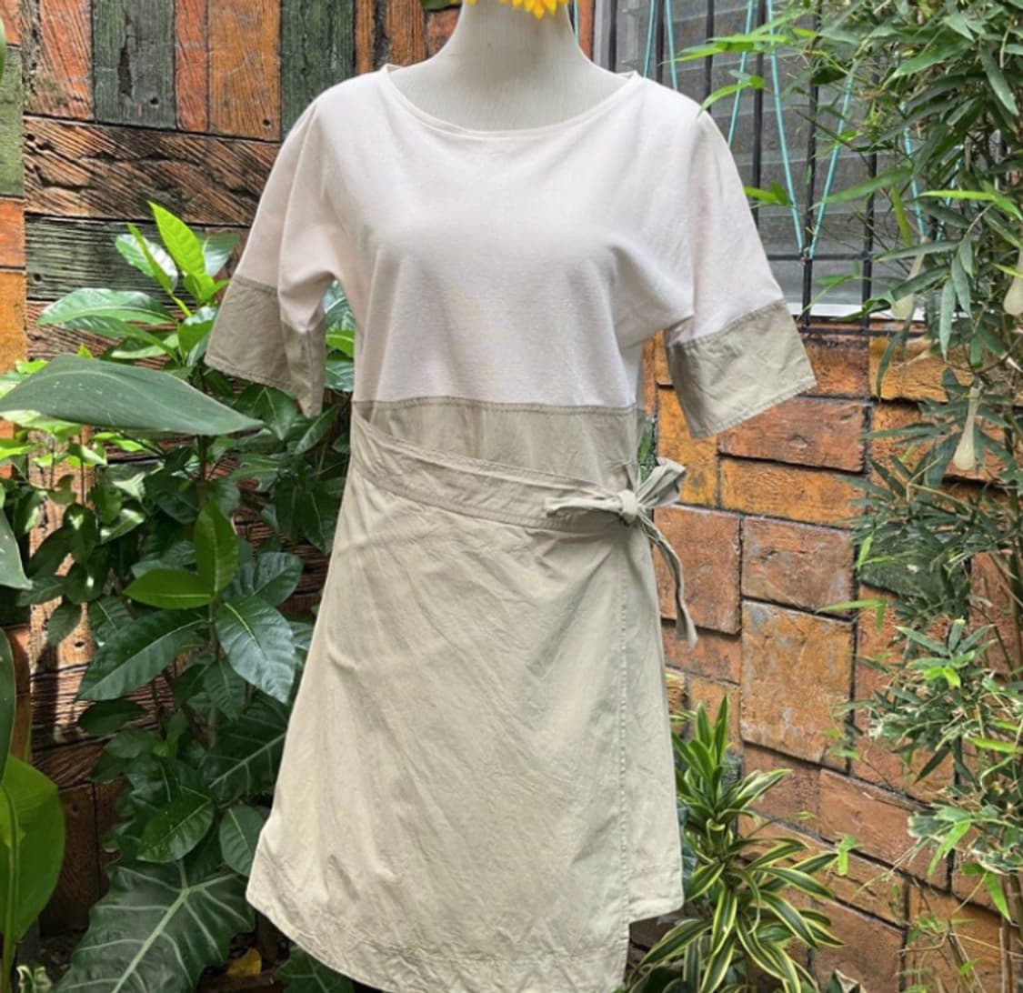 코스 반팔 랩형식 미디 원피스 연카키 (S)
 상품이미지3