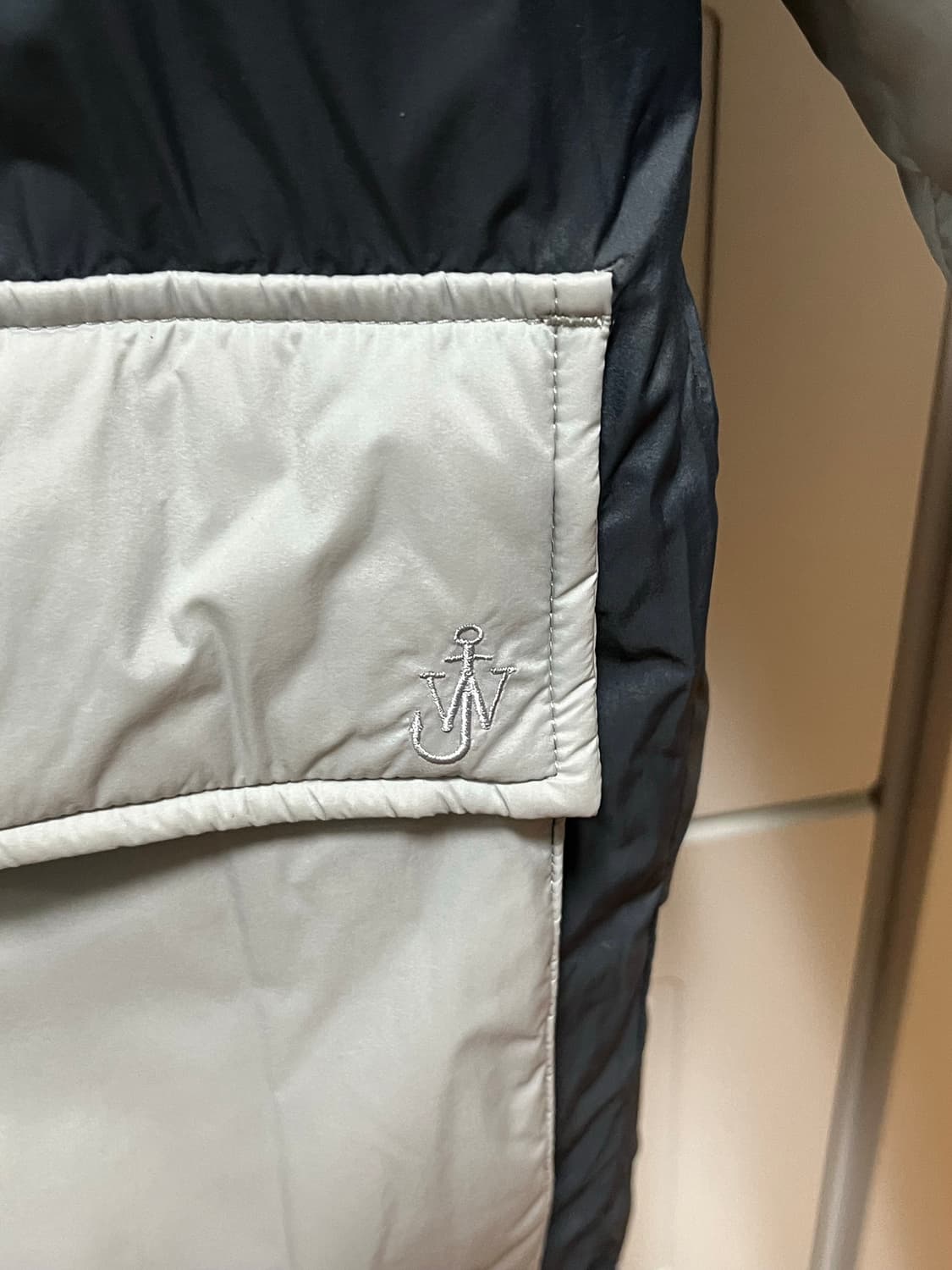 유니클로 JW앤더슨 리버시블 패딩 XL 상품이미지7