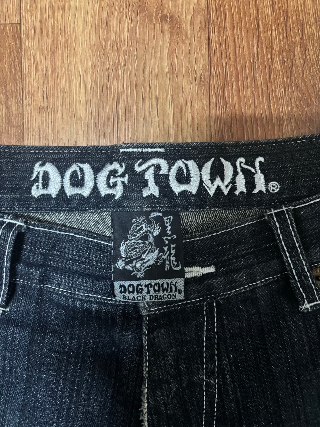 [DOG TOWN] 독타운 오리엔탈 잉어 자수 배기 데님 팬츠 상품이미지3
