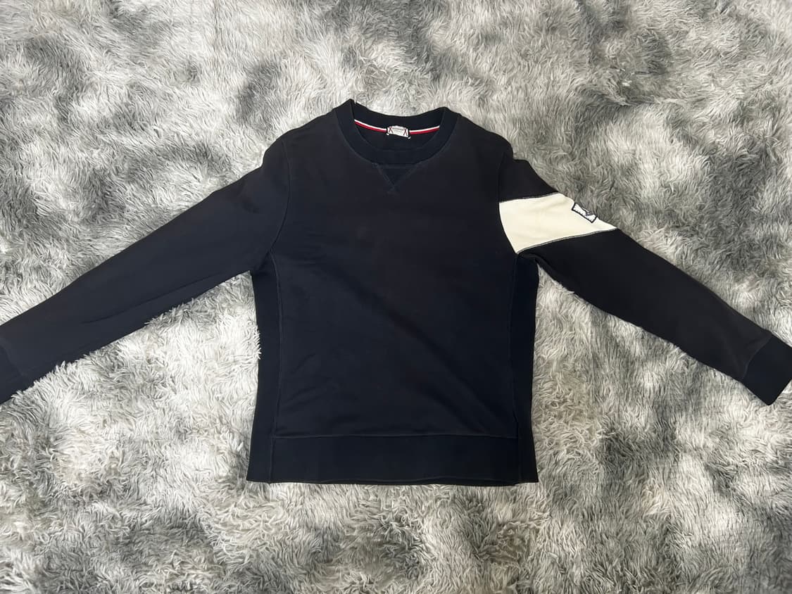 [사이즈S] 몽클레어 감마블루 맨투맨 상품이미지1