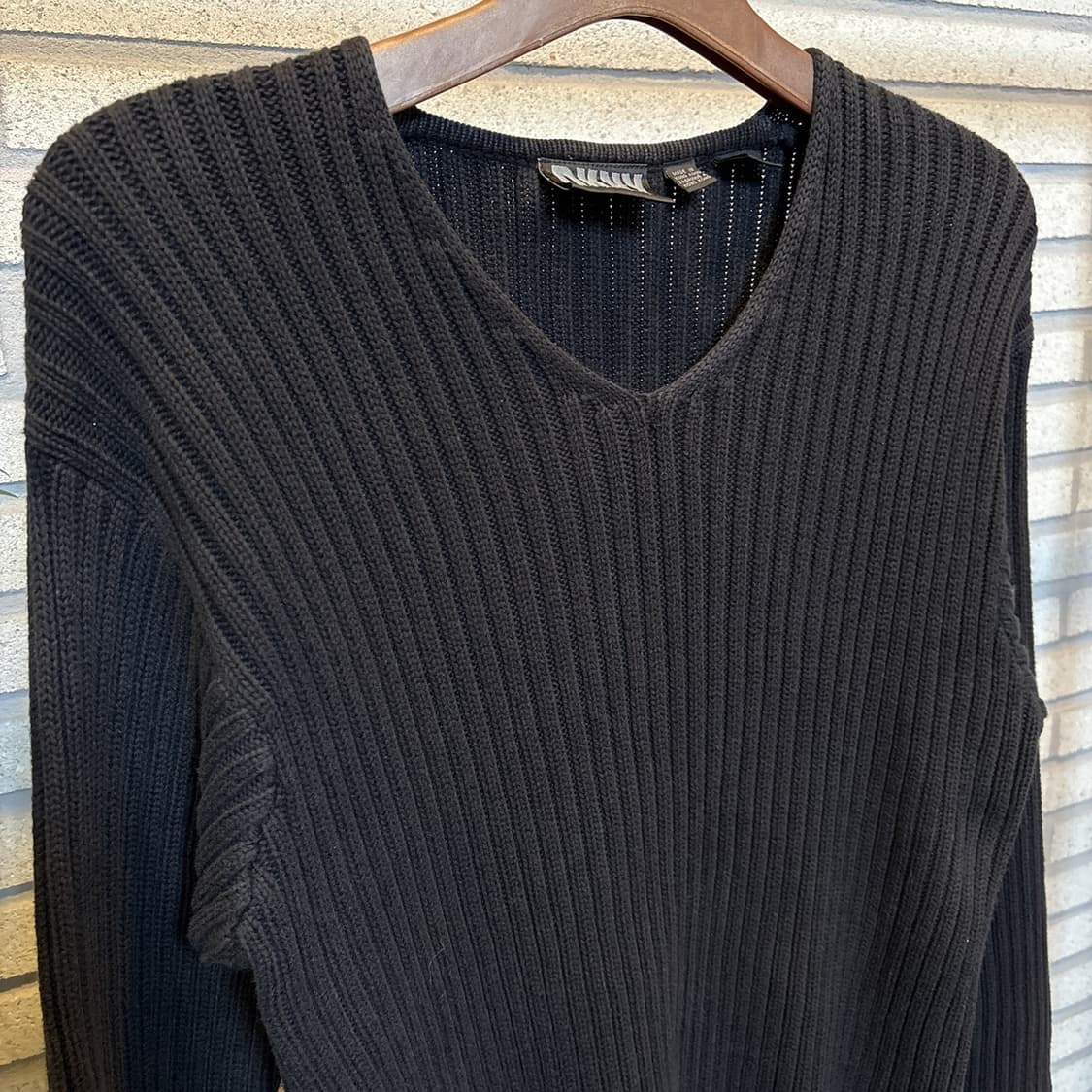 미니멀 코튼 골지니트 드롭숄더 롤링마감 디테일 롱핏 블랙 상품이미지4