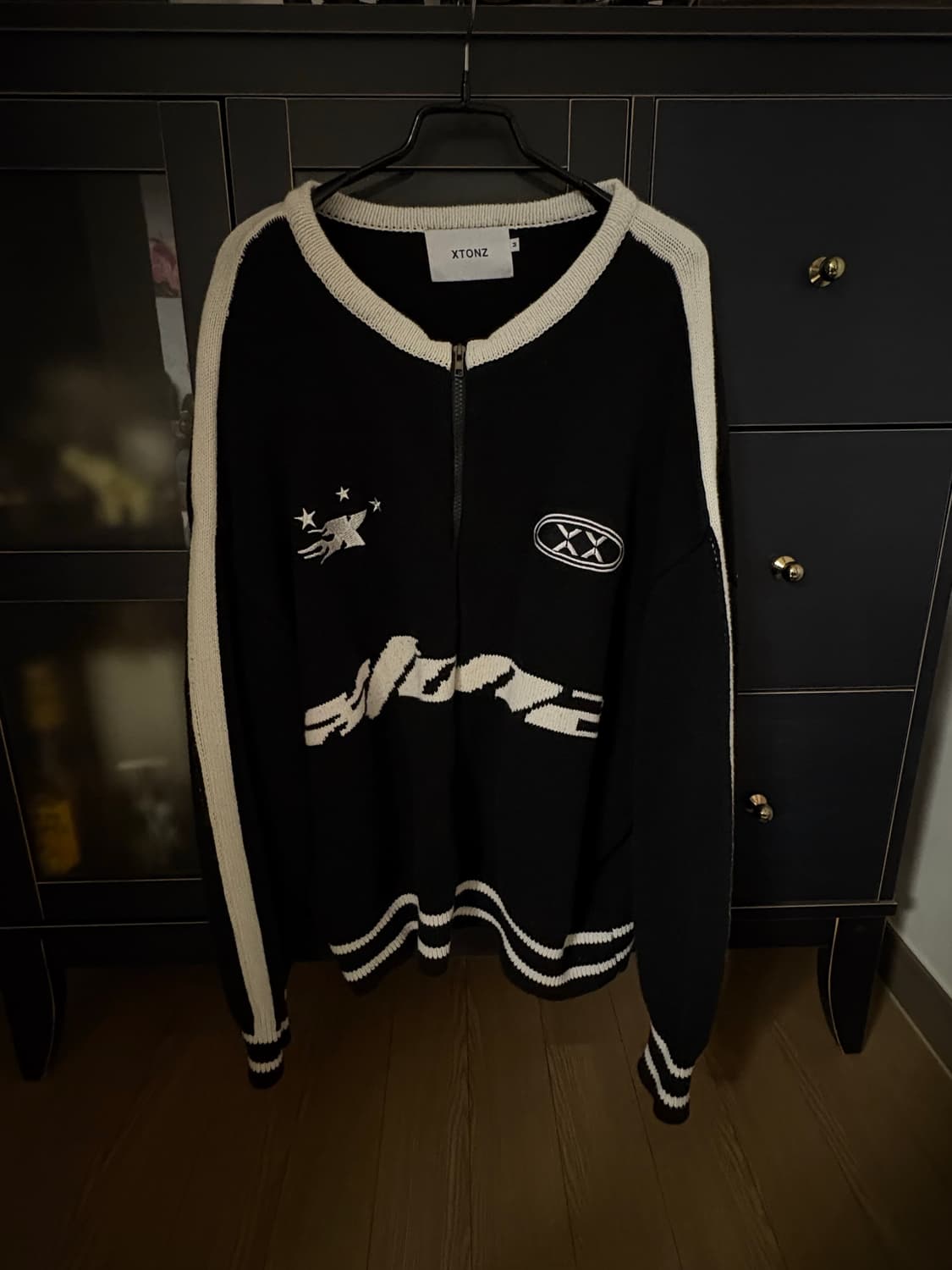 엑스톤즈 XTKO40 스포티 라운드 니트 집업 (BLACK) 상품이미지3