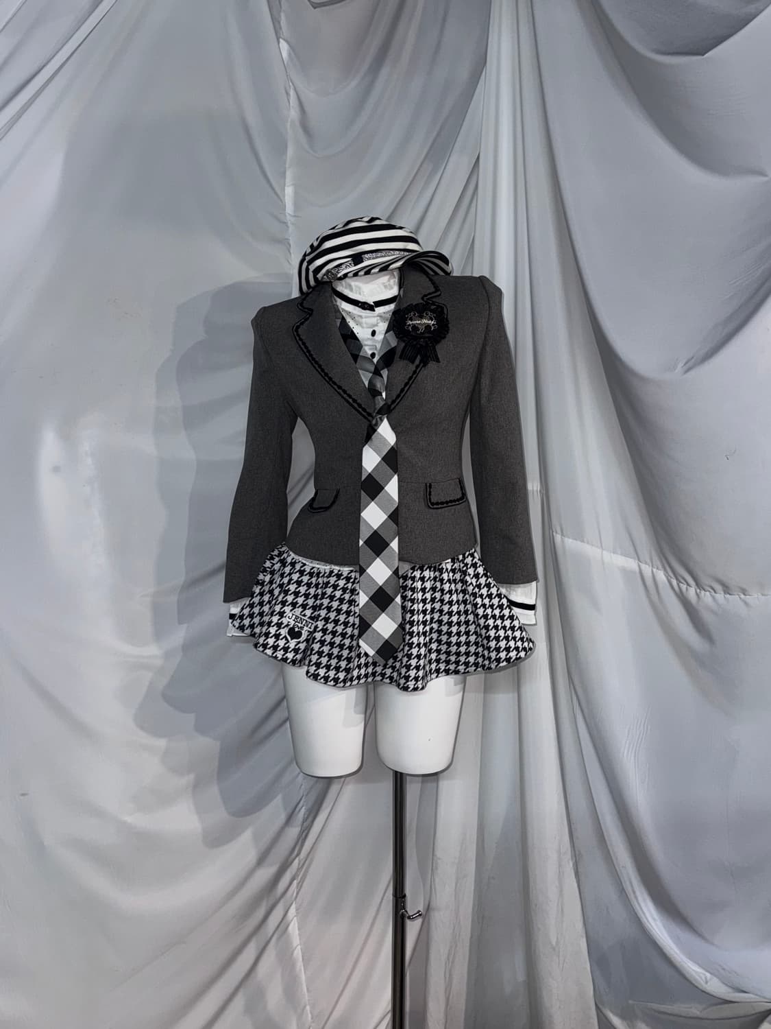 무채색 그레이 공겜여주깔 프레피 코디세트 상품이미지9