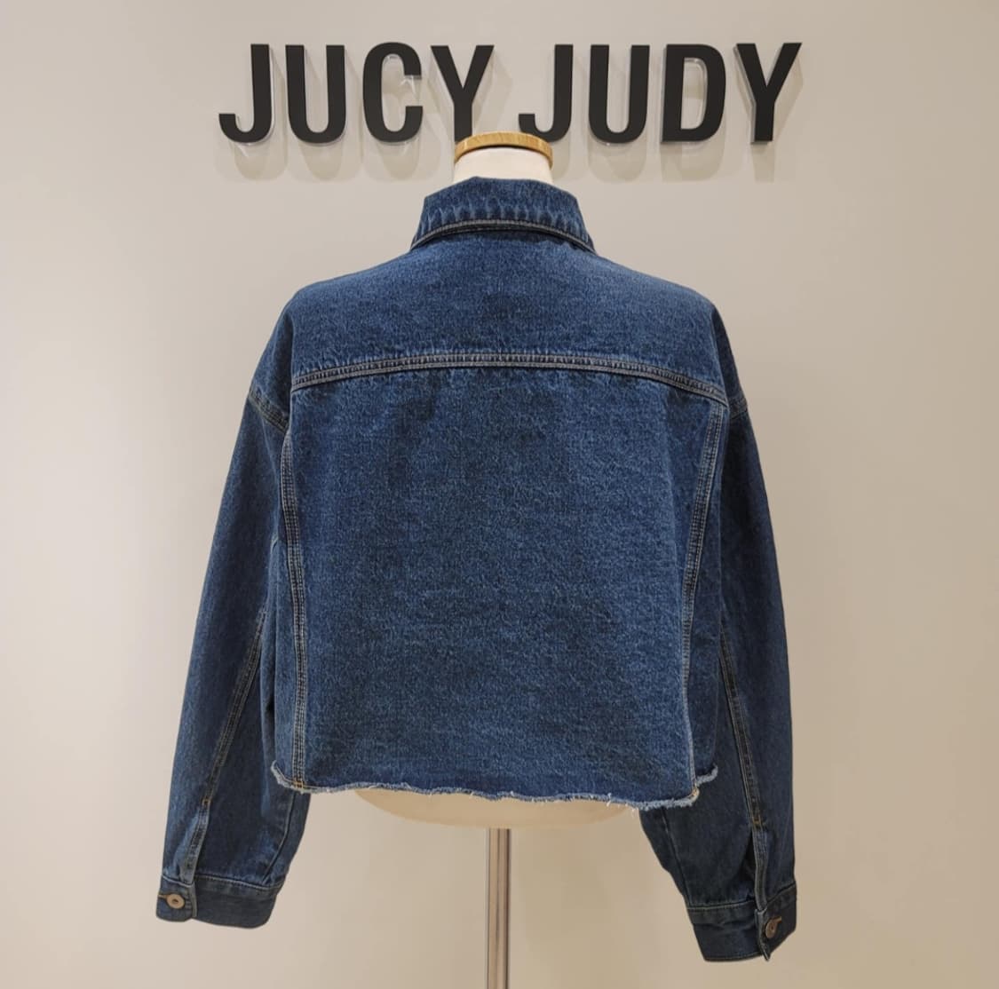 (새상품)쥬시쥬디 크롭 데님자켓 55~66사이즈 상품이미지4