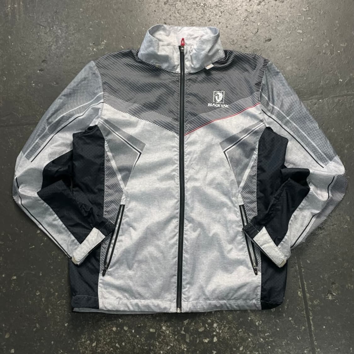 100 블랙야크 경량 바람막이  상품이미지1