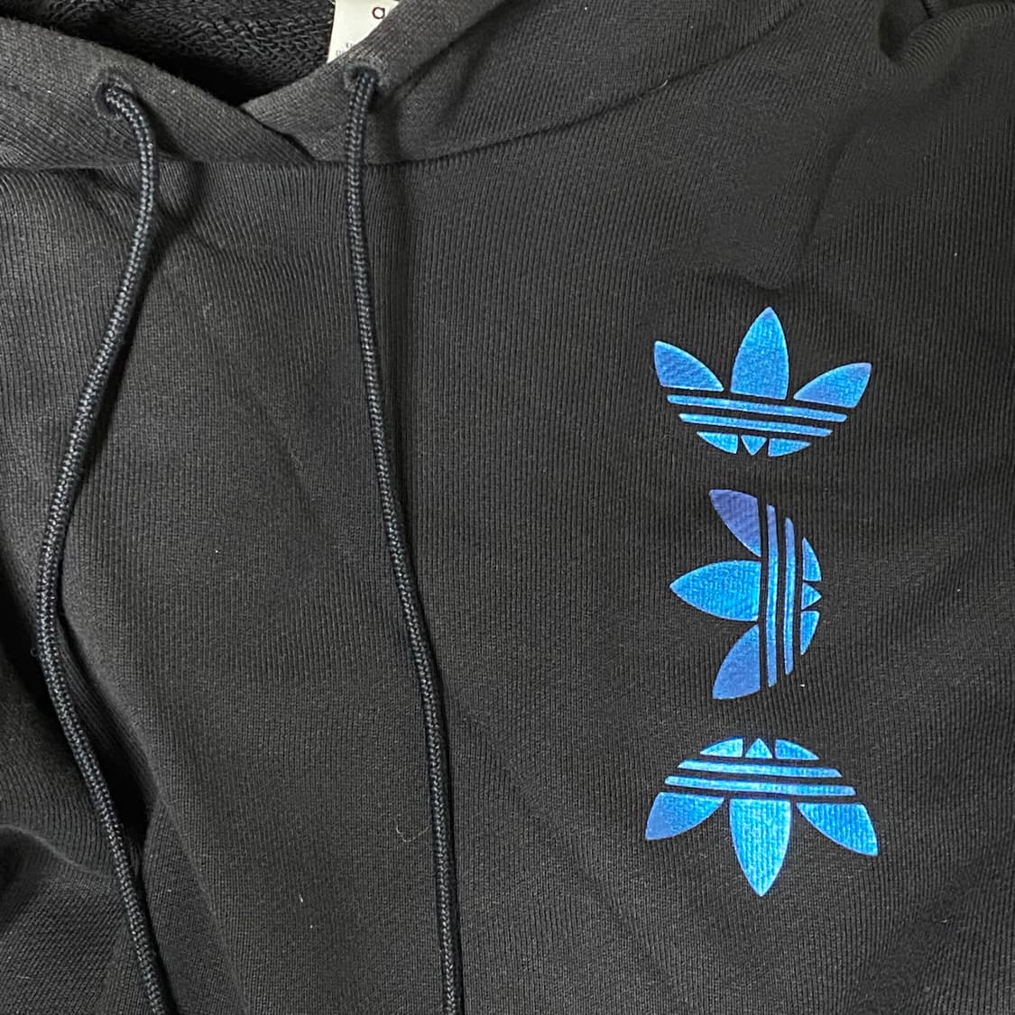 아디다스 로고 크롭 후드티  상품이미지3