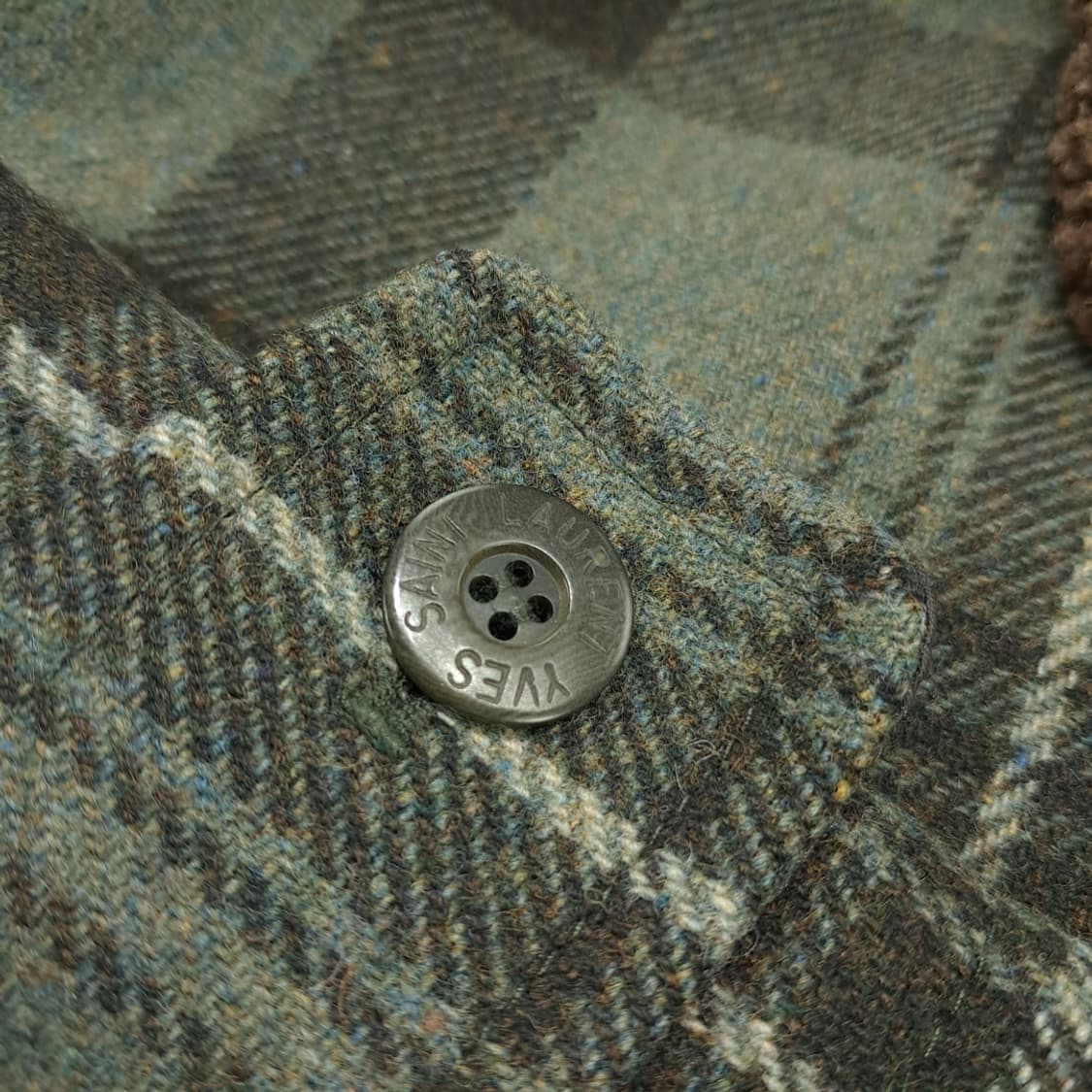 CN760 L 입생로랑 옴므 울 체크 보아카라 하프코트 상품이미지9