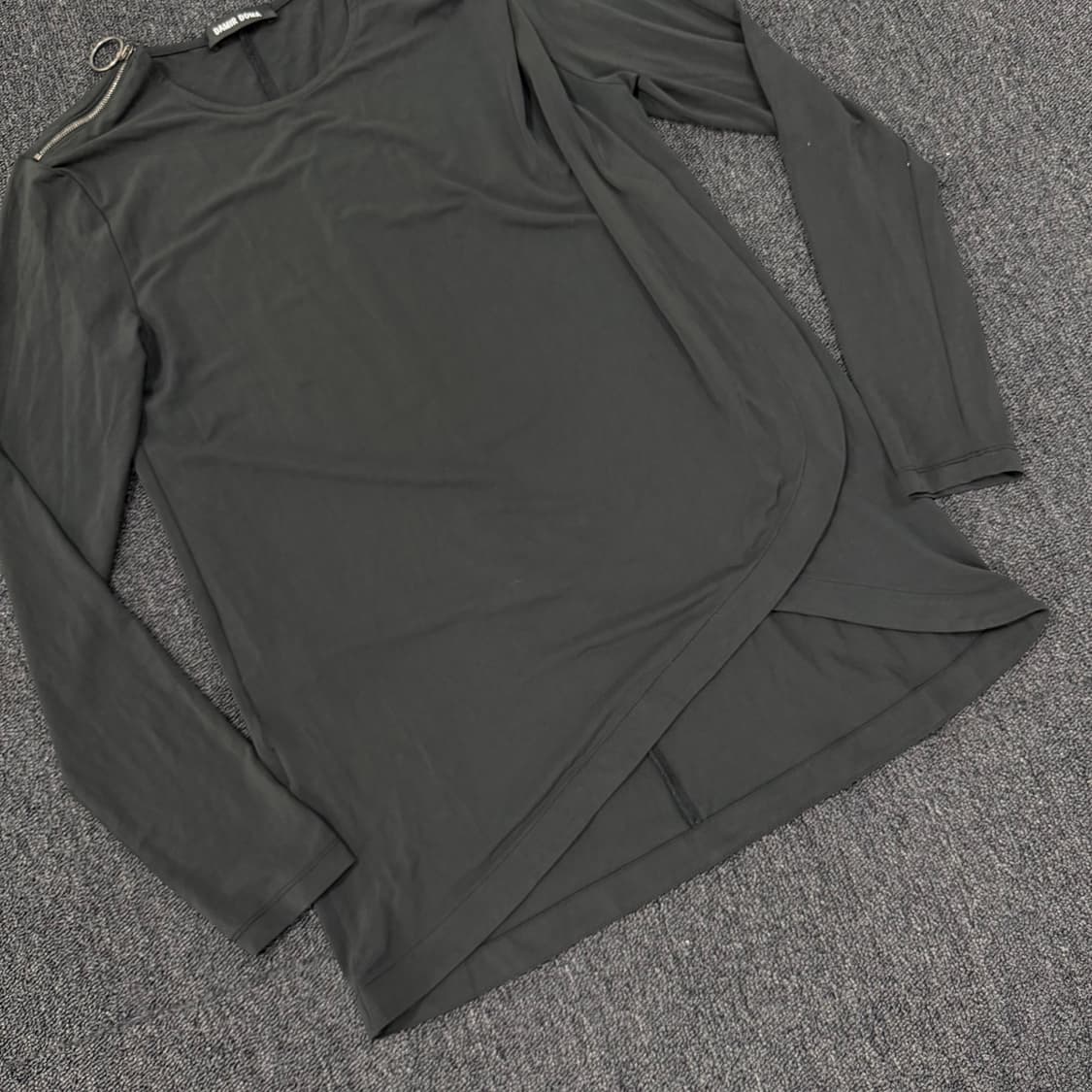 DAMIR DOMA 다미르도마 컷 아웃 롱슬리브 상품이미지3