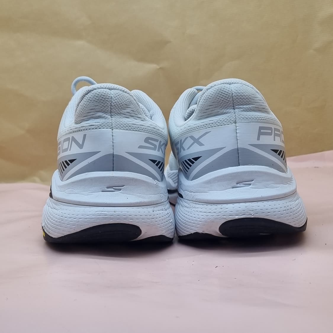 스케쳐스 맥스쿠셔닝 남성 러닝화 280 상품이미지4