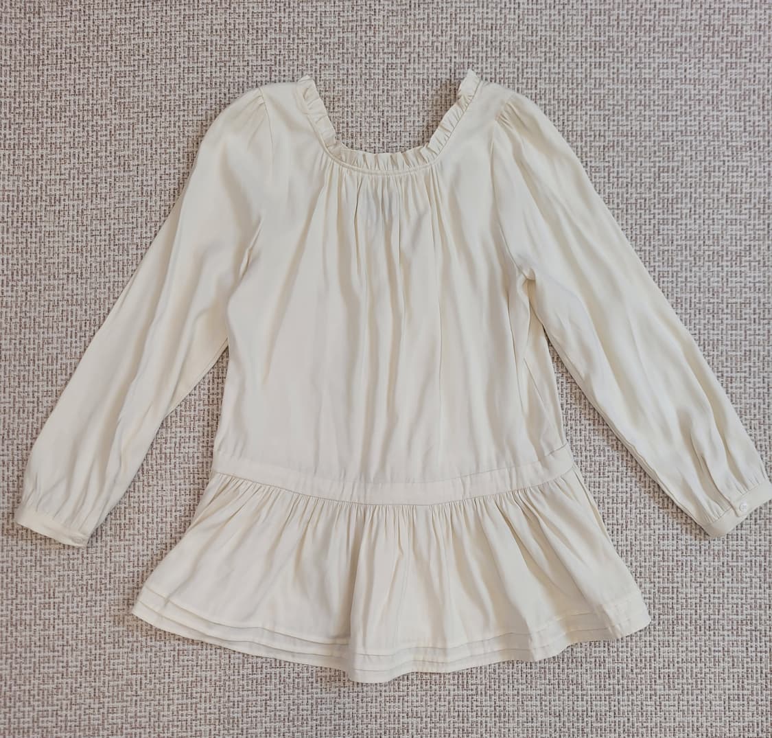 썸웨어버터 adel frill blouse 크림색 상품이미지3