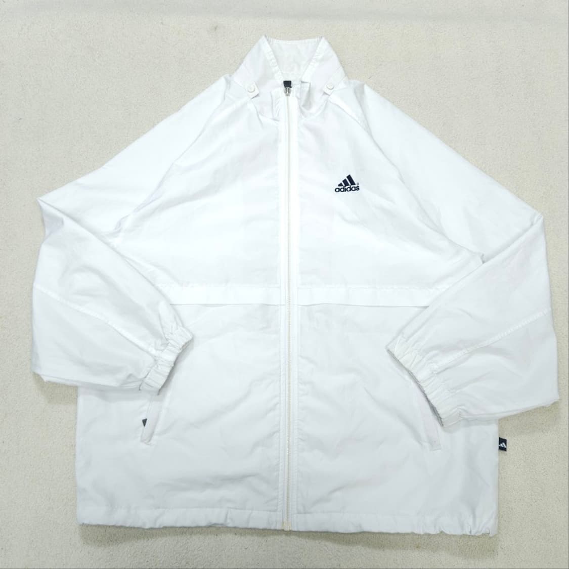아디다스 화이트 빅로고 바람막이 105 상품이미지3