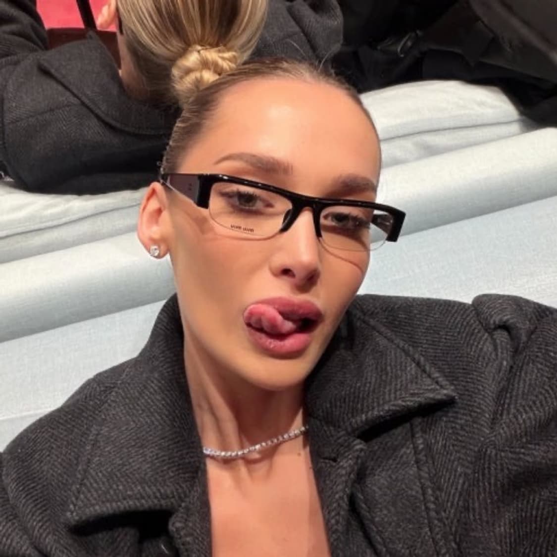 미우미우 브데트 안경 상품이미지1